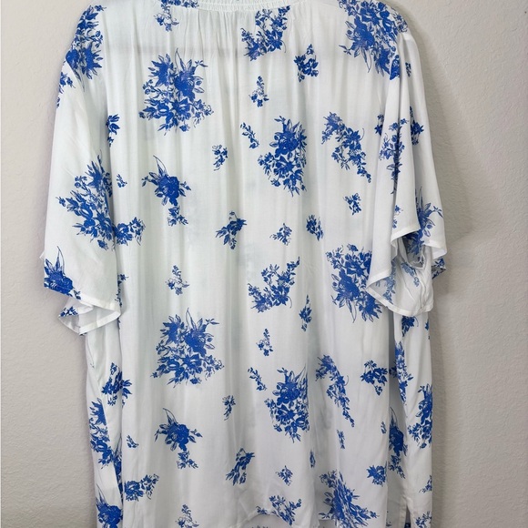 NWT BloomChic Wrap Collar White and Blue Floral Ruffle Sleeve Blouse - Picture 8 of 16